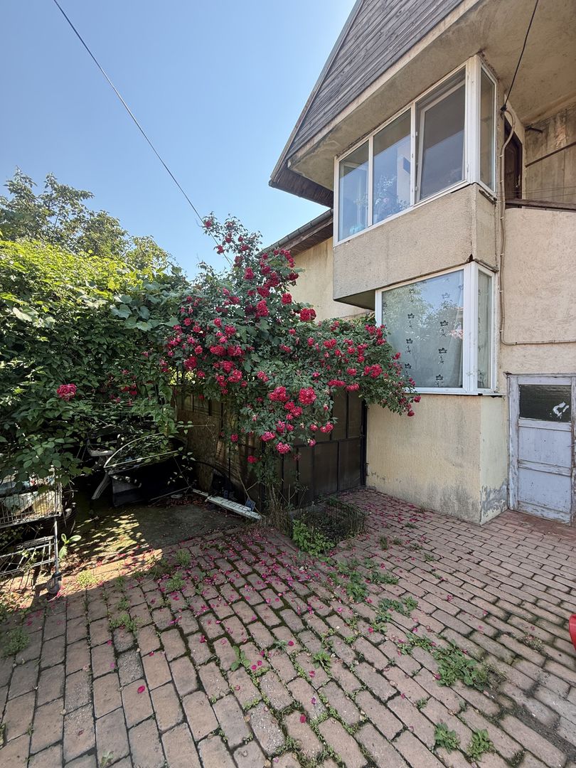 Ap 3 camere 60 mp + curte 18 mp și loc de parcare - Poză 1