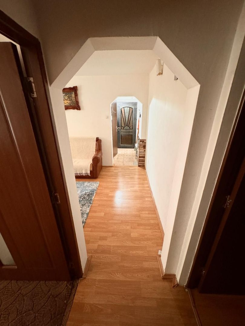 Apartament cu trei camere de vanzare-zona Dacia - Poză 4