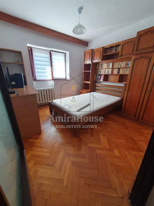 Apartament 4 camere etaj 3 din 4 zona Mogosoaia - Poză 1