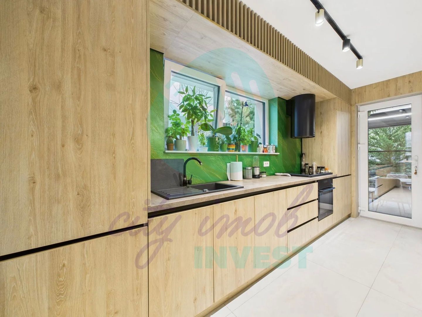 O RESIDENTA CONTEMPORANA CU VIZIUNE, ARHITECTURA SI EMOTIE - Poză 4