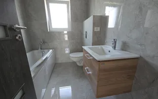 Vila 5 Camere | La 100 m de Blv. - Poză 12