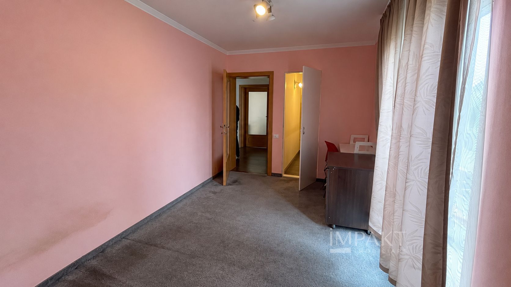 Casă tip duplex cu 5 camere, 2 băi, terasă și 4 locuri de parcare - Poză 11