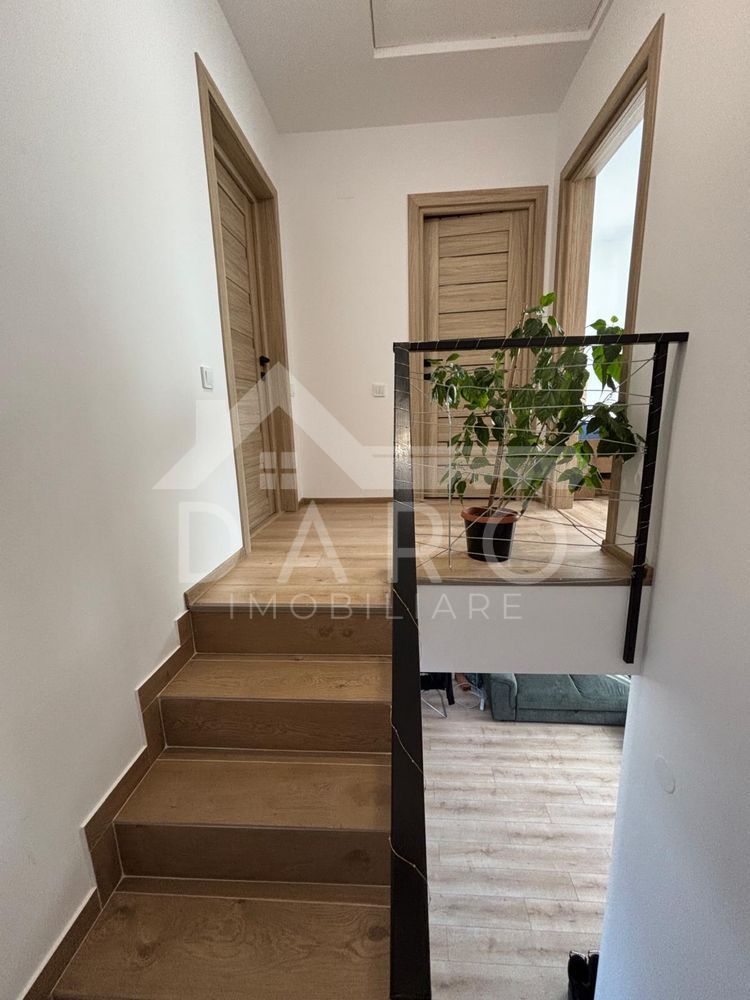 🏡 Case tip triplex de vânzare | 110 mp | Garaj | 126.000 € - Poză 1
