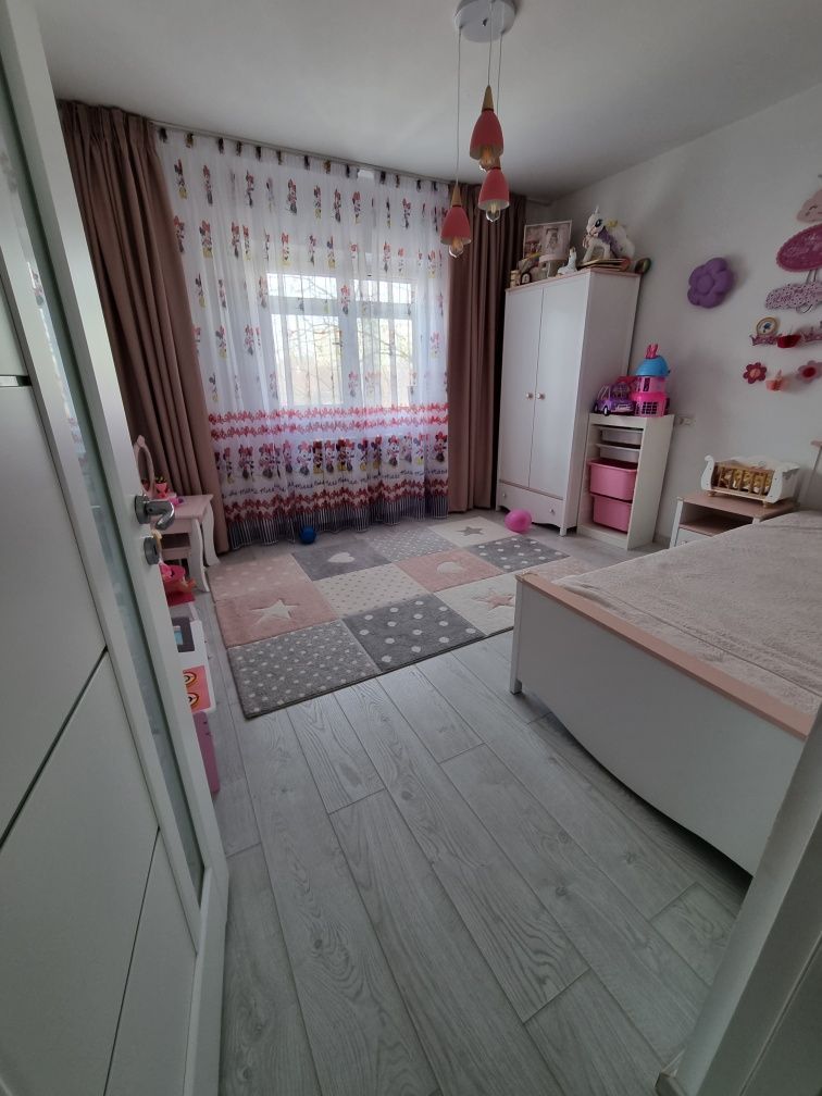 Apartament 4 camere modern - Poză 3