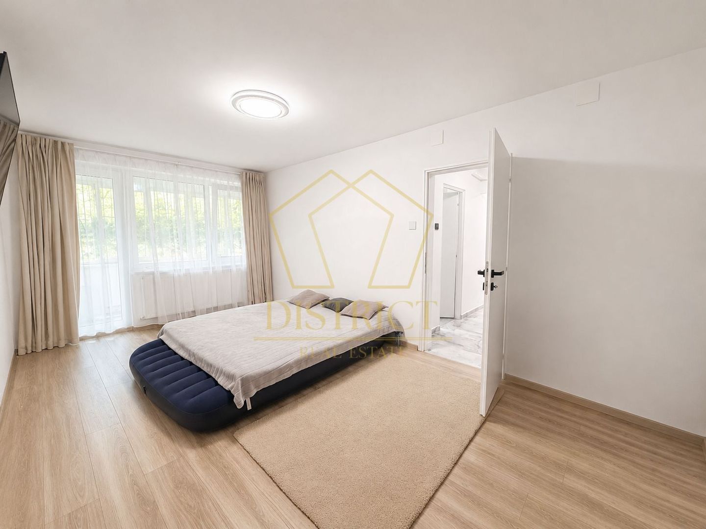 Apartament decomandat cu 3 camere și boxa | Parter | Dâmbovița - Poză 4