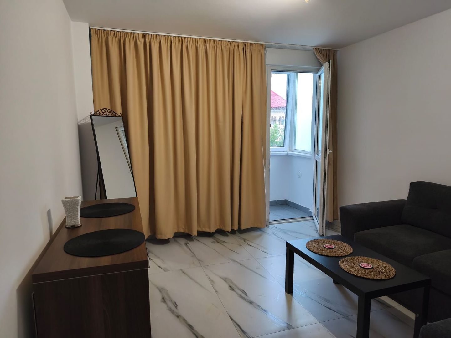 AP. 2 CAMERE- EROII REVOLUTIEI, BUCATARIE INCHISA, METROU 3 MINUTE - Poză 2