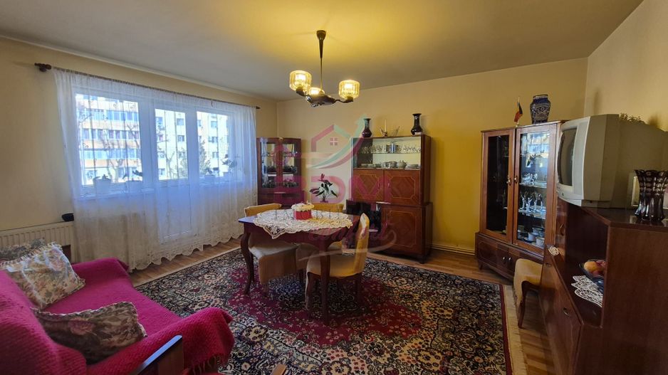 COMISION 0 | Apartament 4 camere | etaj 1 | zona Micro 3 - Poză 2