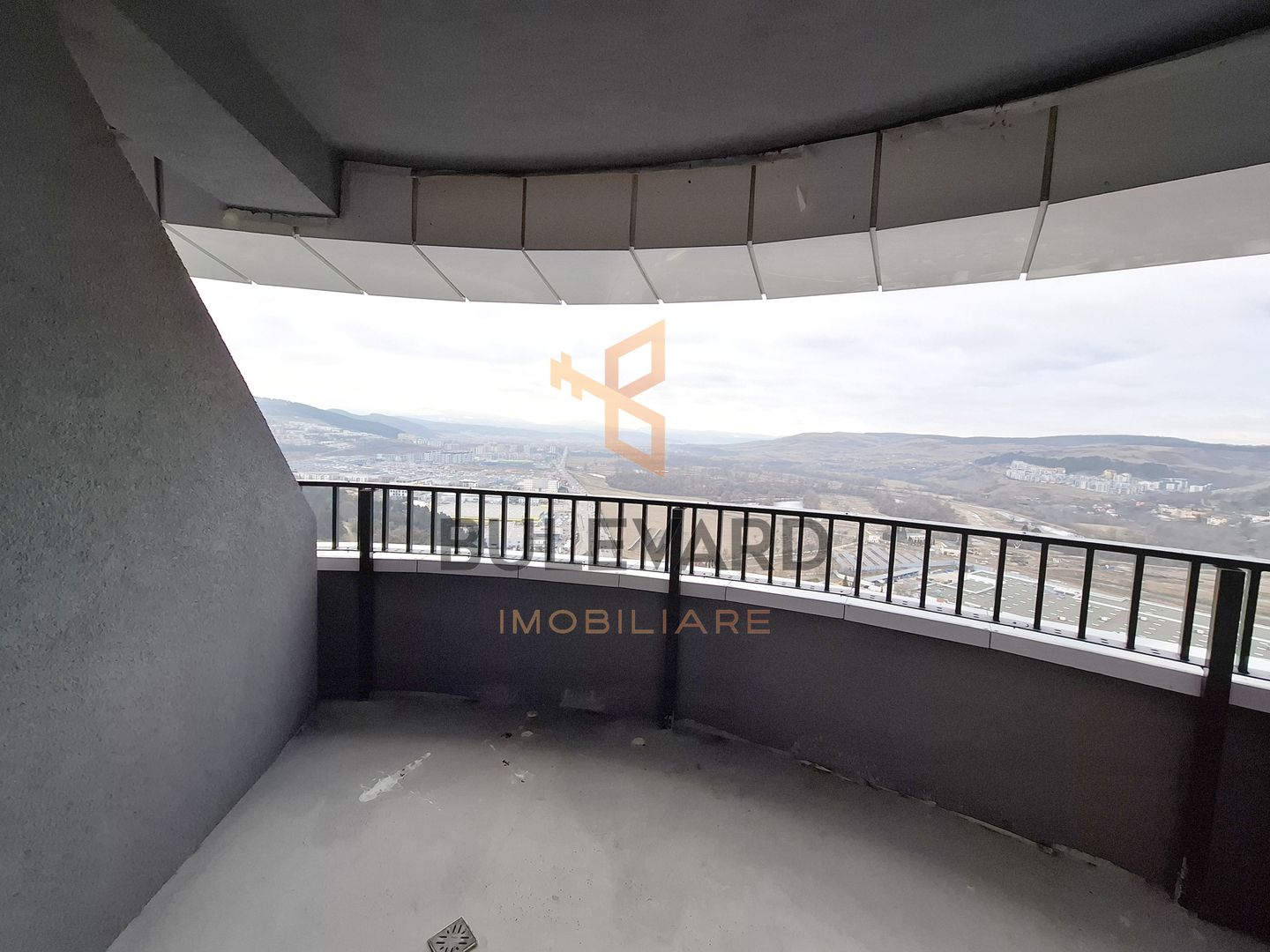 Penthouse 194 mp utili + 4 balcoane, view superb! - Poză 22