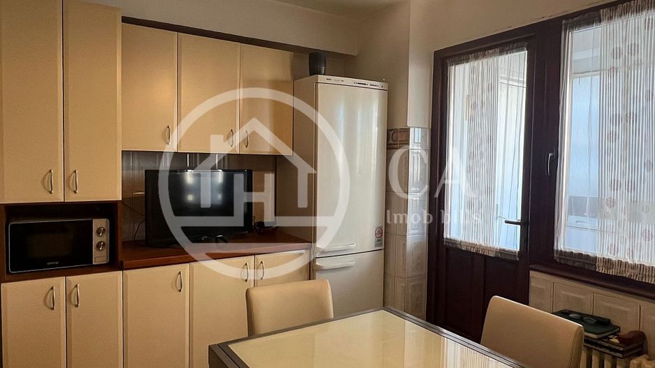 Apartament cu 4 camere de vanzare Ultracentral Oradea - Poză 20