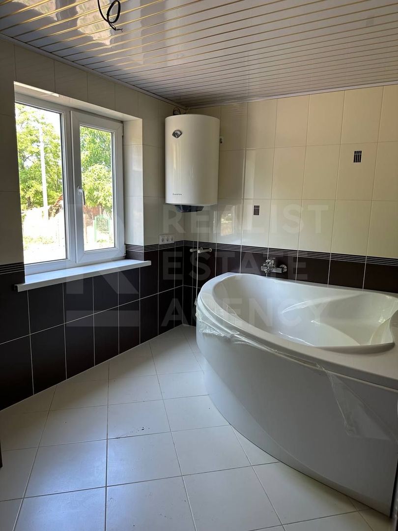 Vânzare 2 case pe un teritoriu, situată pe satul. Marandeni. - Poză 17