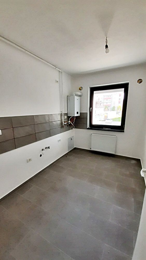 Zona Coresi, garsoniera de 42mp, etaj 1, finalizata, 69900 euro - Poză 9