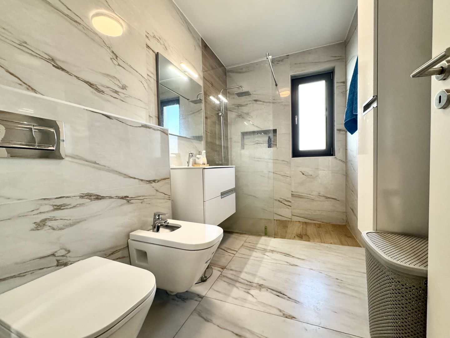 Apartament cu 2 camere, spațios si modern, intrare Dumbrăvița-Kaufland - Poză 13