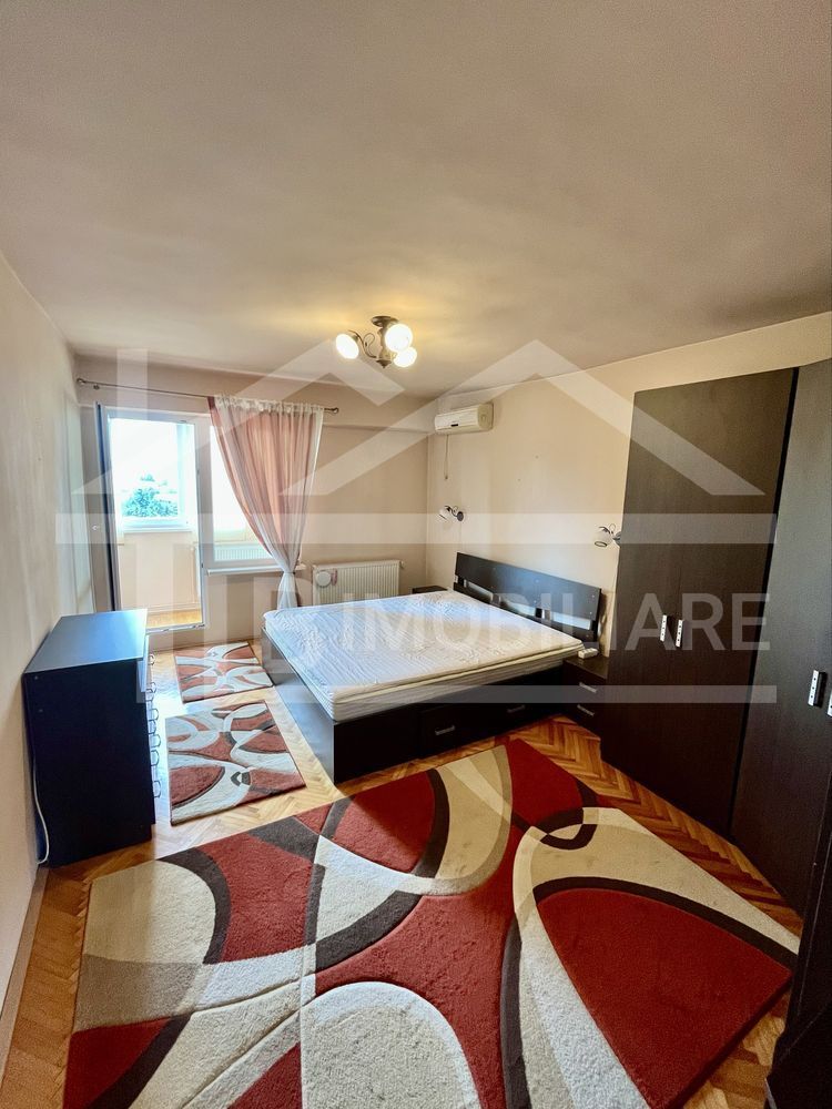 Apartament cu 3 camere, 70 mp, decomandat, Zona Fortuna - Poză 2