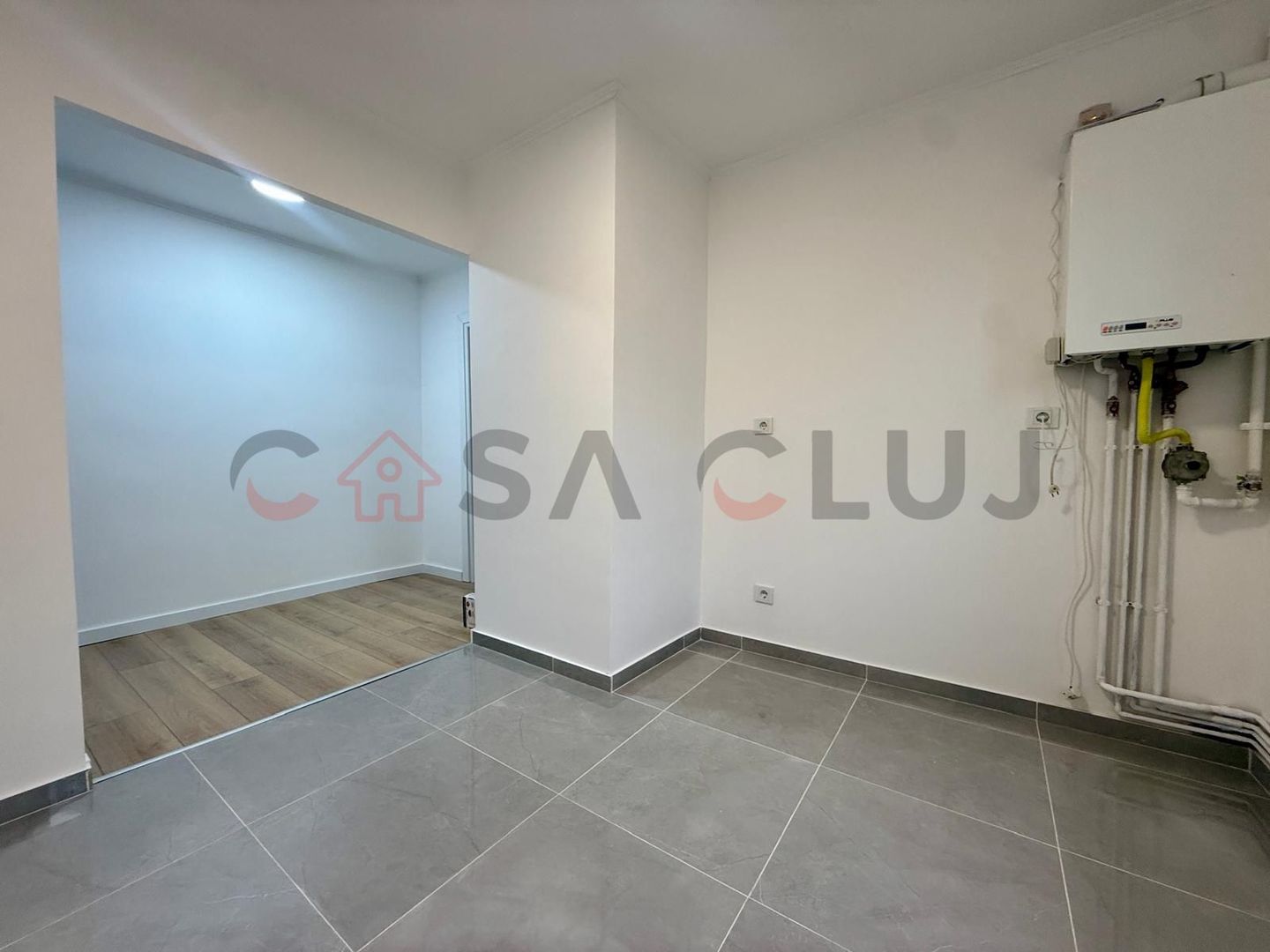 3 camere,renovat, etaj intermediar, Piața Flora - Poză 5