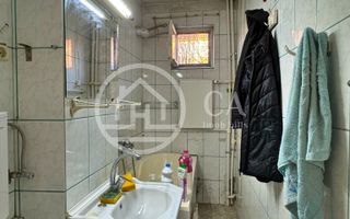 Apartament cu 2 camere de vanzare Str. Seleusului Zona Velenta,Oradea - Poză 8