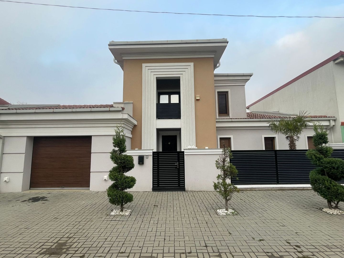 Proprietate de lux cu piscina si design modern-Dumbravita - Poză 3