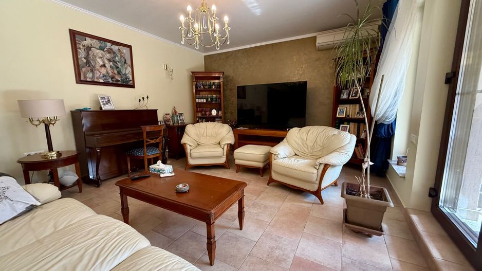 Vila 6 Camere de Vanzare I Mogosoaia - Poză 2