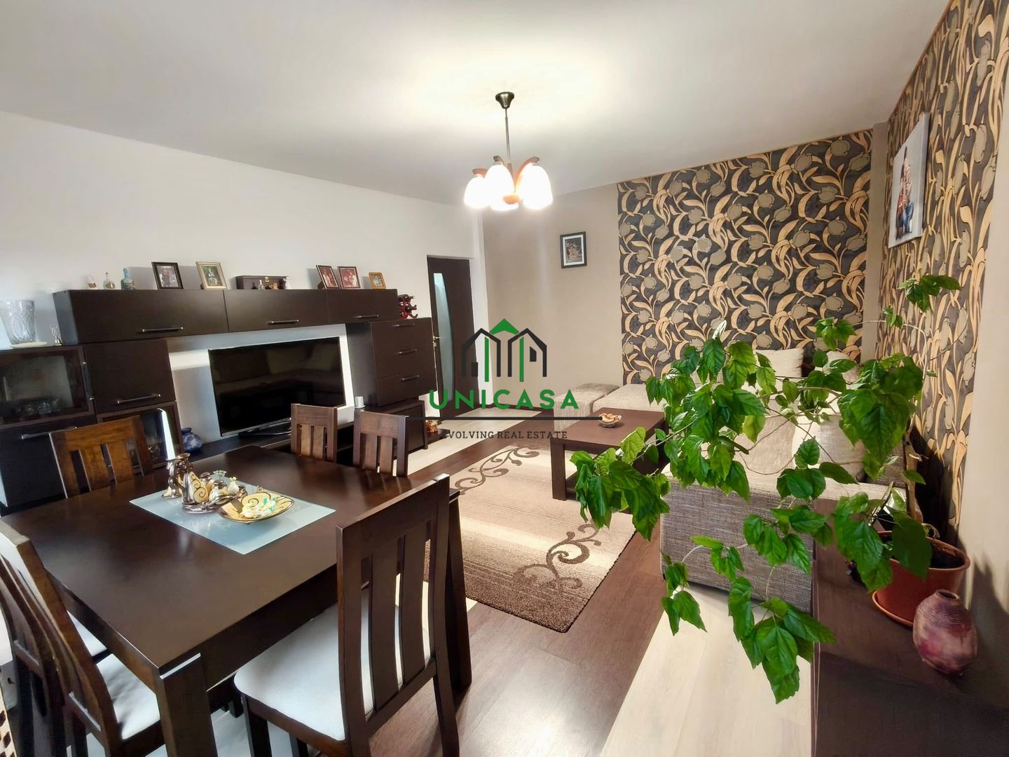 Apartament de inchiriat / 3 camere/ loc de parcare privat - Poză 3