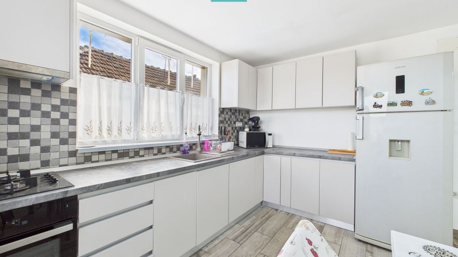 Casă în Sânnicolau Mic - Poză 5