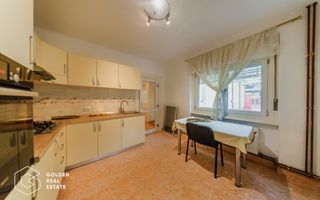 Vila superba, P+E,  Cuvin, 9 camere, 200 mp si teren 1300 mp plus anexa 3 camere - Poză 4