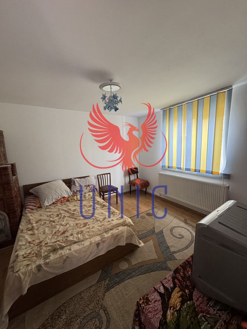 Casa situata in orasul Bals! - Poză 3