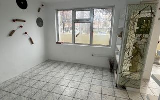 Spațiu comercial de vânzare – 47 mp utili, vitrină generoasă - Poză 3