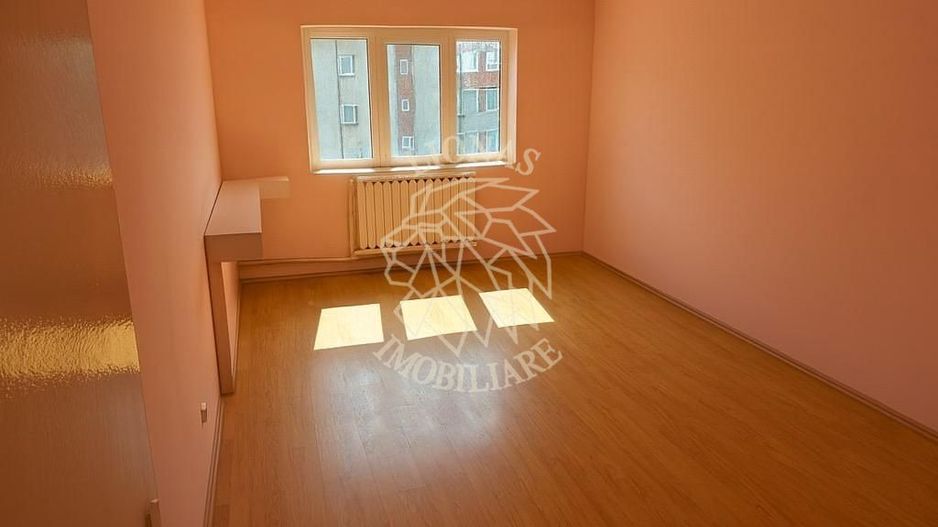 Oferta! Apartament decomandat 2 camere-balcon-investitie-Central - Poză 1