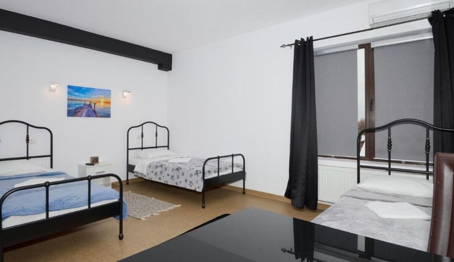 Afacere la cheie! Hotel - restaurant cu peste 40 locuri  cazare - Poză 12