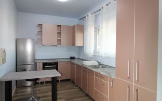 Casa cu 3 camere, locuri de  parcare, curte - Poză 13