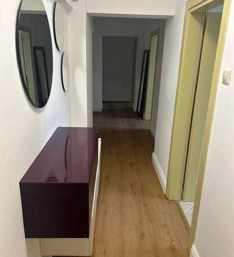 4 camere spațios Bd. Unirii, lângă Casa Poporului, complet utilat - Poză 3