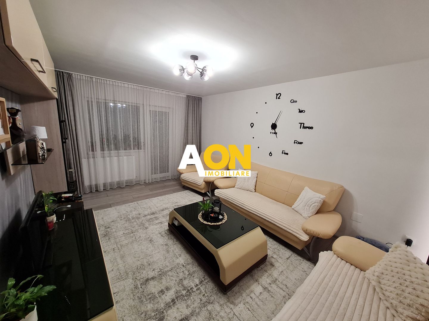 Apartament 2 Camere, 53 mp + Balcon, Decomandat, Et.1, Zona Cetate - Poză 2
