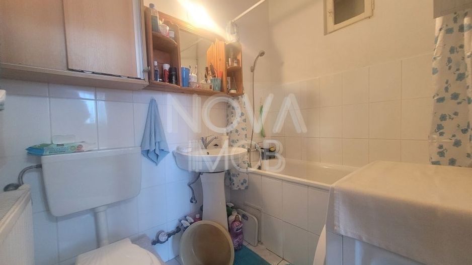 Apartament tip mansarda cu balcon, mobilat-utilat, Valea Aurie - Poză 4