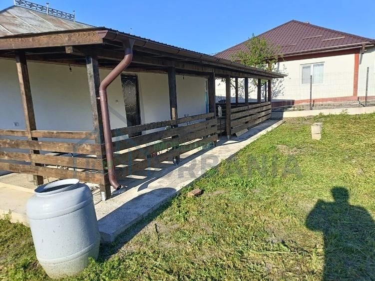 Casă renovată în stil tradițional, Romanesti, Iași – 3 camere, 50 mp utili, teren 3240 mp - Poză 3