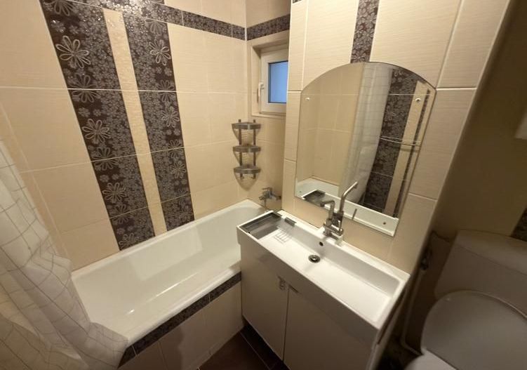 Inchiriere apartament  3 camere decomandat - Poză 8