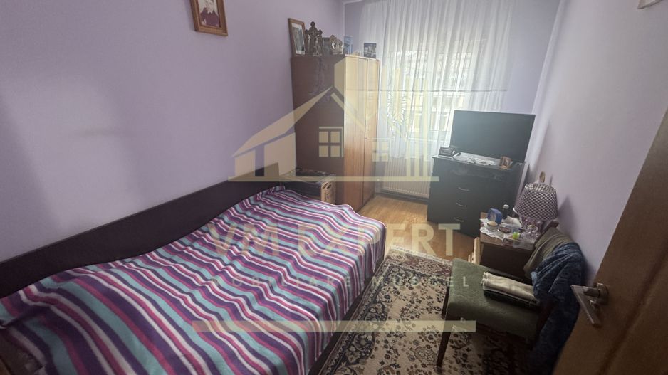 APARTAMENT 3 CAMERE ETAJ 4 VIȘOI CAMPULUNG - Poză 2