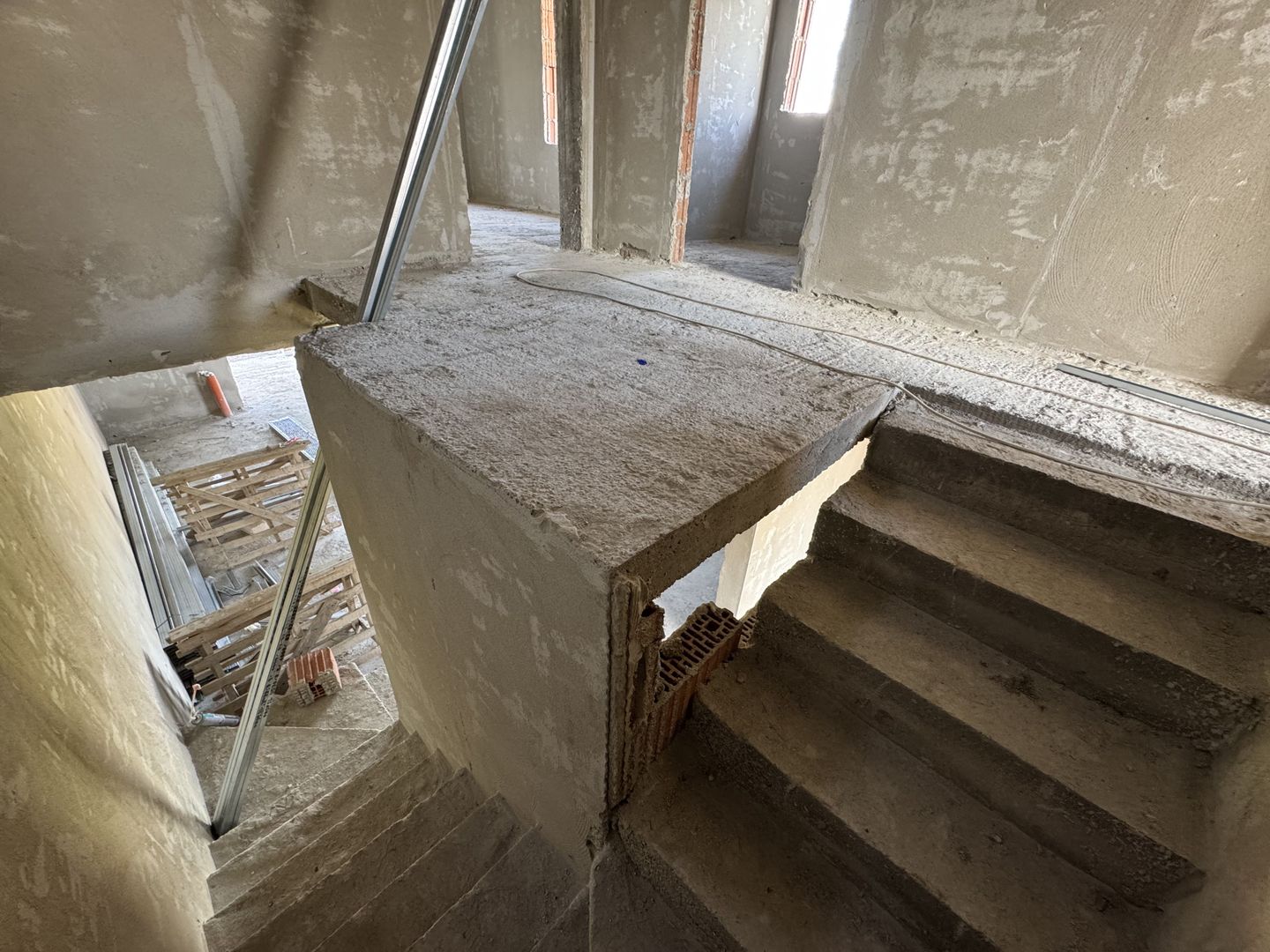 Sacalaz, 1/2 Duplex pe Etaj, 4 Camere,2 Bai,Terasa Acoperita - Poză 7