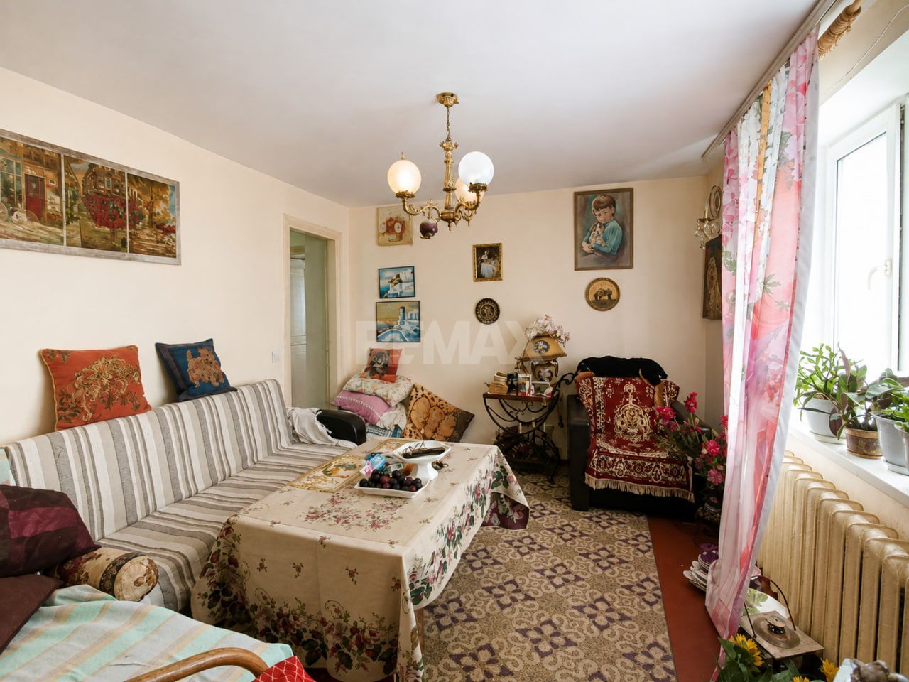 Strășeni.  Apartament la sol cu 3 dormitoare + living, teren și garaj. - Poză 12