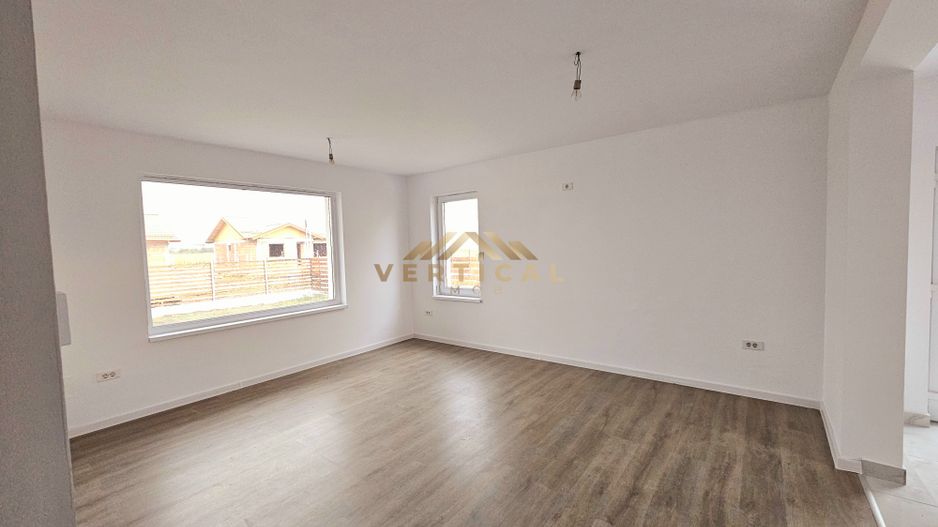 Casa pe un singur nivel cu 3 camere - com Berceni - Poză 3