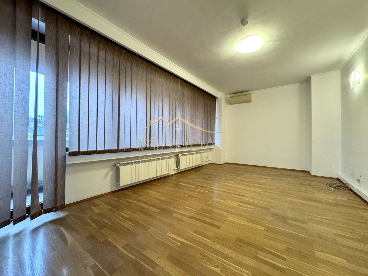 Vila centrala cu 13 camere *460mpu* + garaj // Dorobanți - Poză 32
