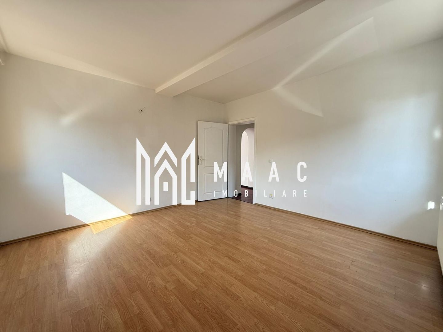 Spatiu comercial/ birouri | Etaj 1 | 80MP | Sub Arini - Poză 4