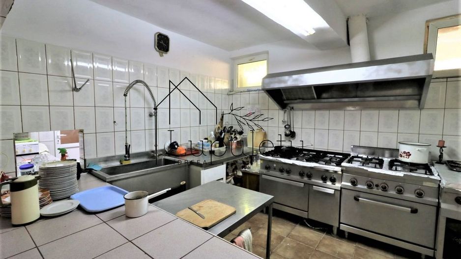 Pensiune de vânzare | 400 MPU | 10 Camere | Rasinari - Curmatura - Poză 36