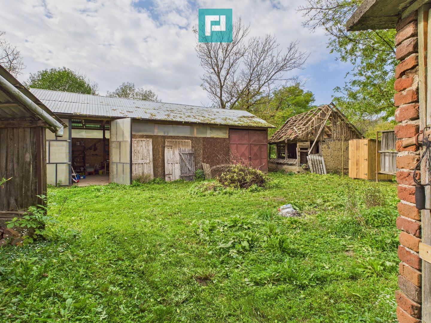 Casă cu teren generos Vărădia de Mureș - Stejar - Poză 28