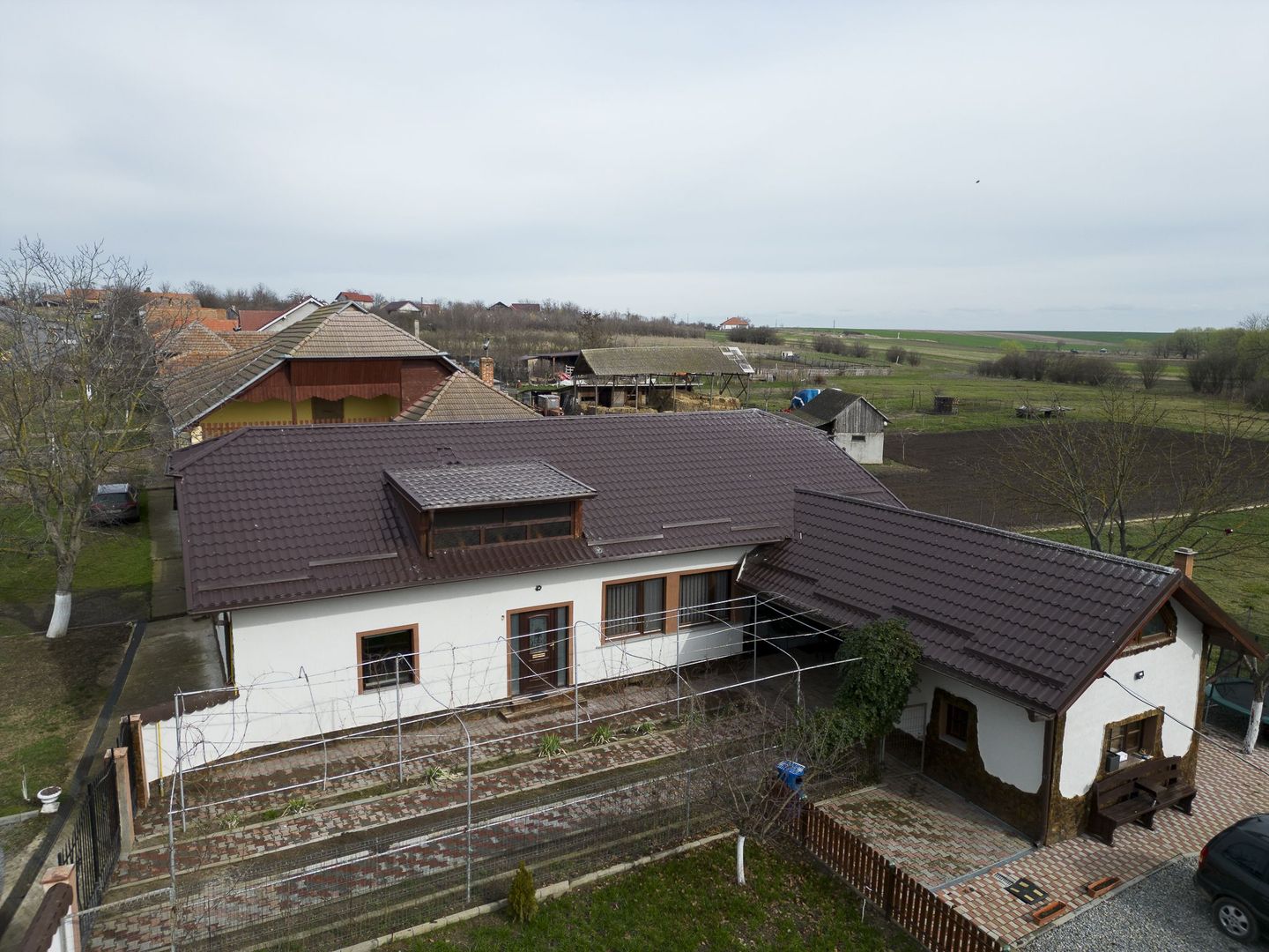 Proprietate imobiliară cu potențial extraordinar! - Poză 44