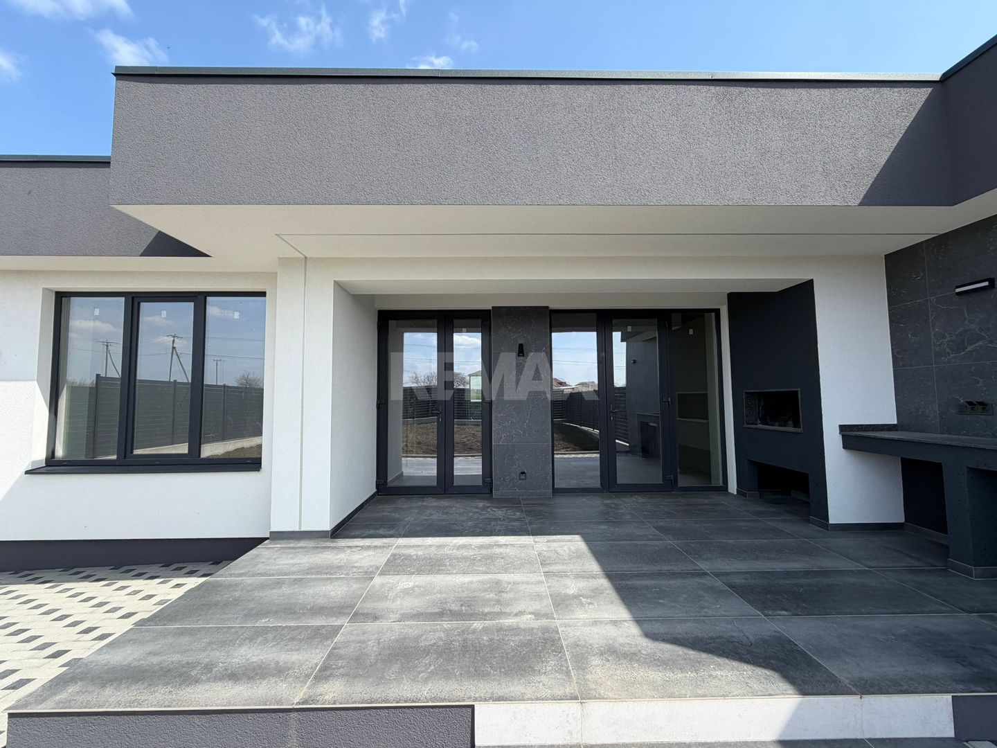 Duplex Hi-Tech 250 m2, Pașcani - Poză 2