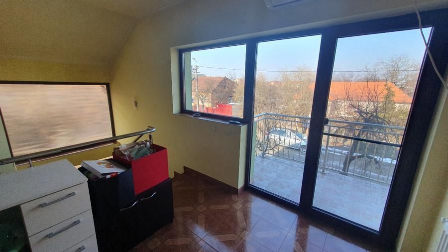 Casa spațioasă  P+1E,526 mp teren-strada liniștită. - Poză 22