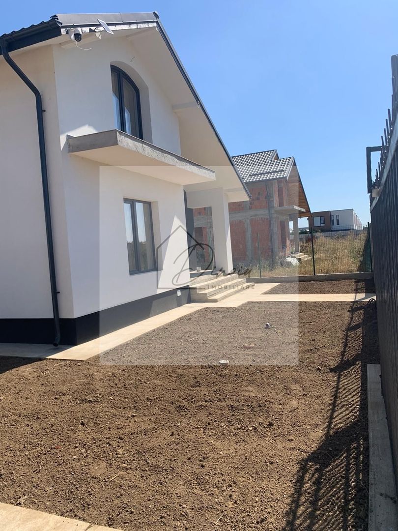 Vila Tunari I zona centrala I 5 camere - Poză 10