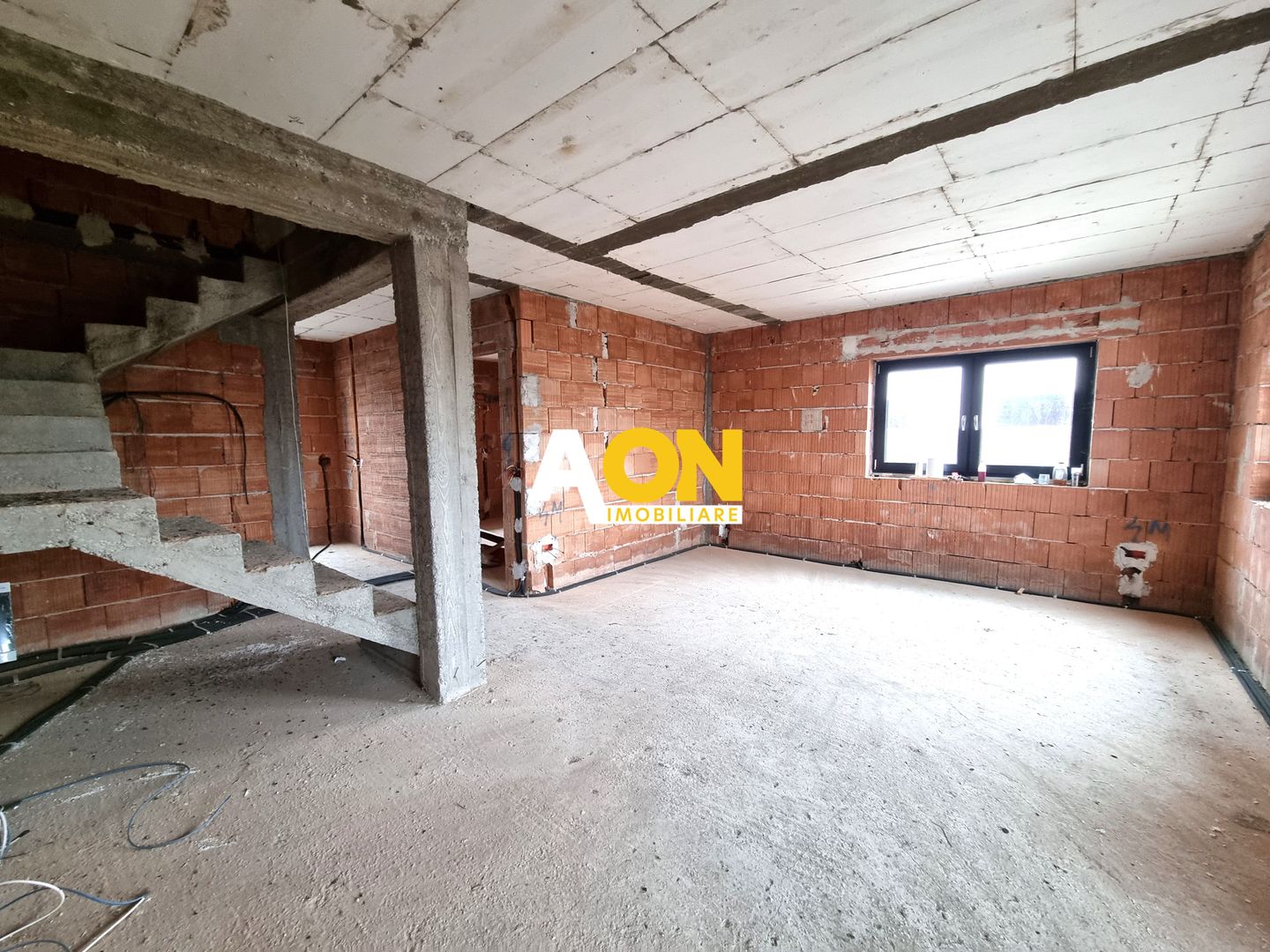 De vanzare 1/2 duplex, 4 camere, 224mp teren, Orizont - Poză 3