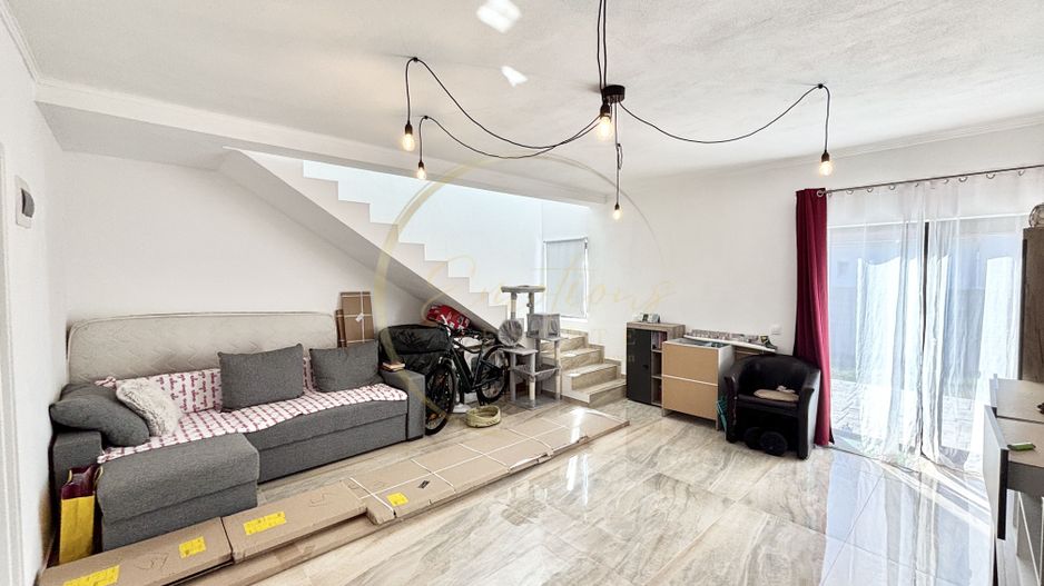 1/2 Duplex modern în Sânandrei — 86 mp utili, 222 mp teren - Poză 1