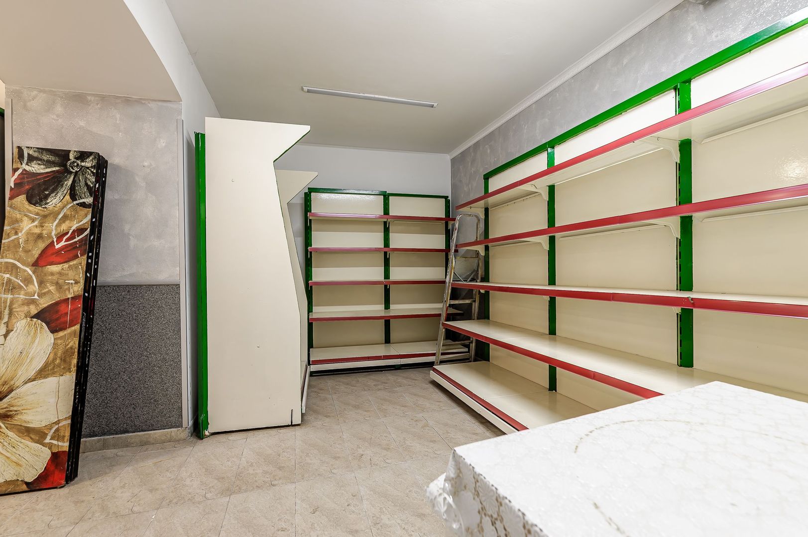 Spațiu comercial ultracentral, renovat, pe b-ul Revoluției, Arad. - Poză 8