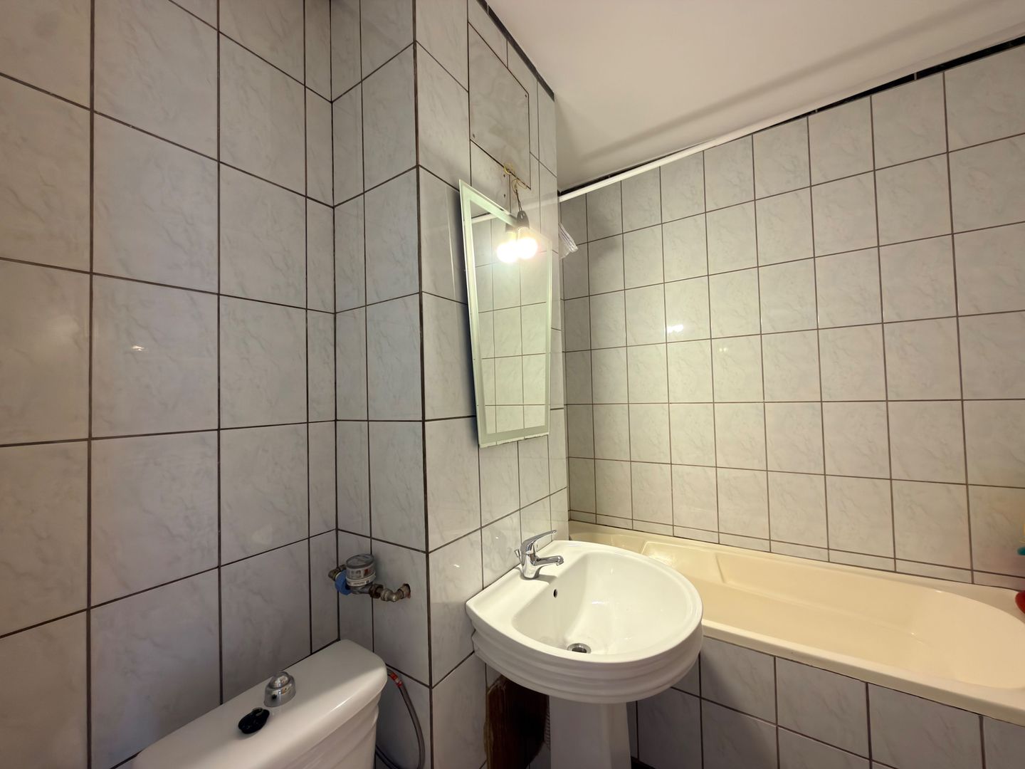 Apartament 3 camere etaj 3- Campulung-Zona Visoi! - Poză 8